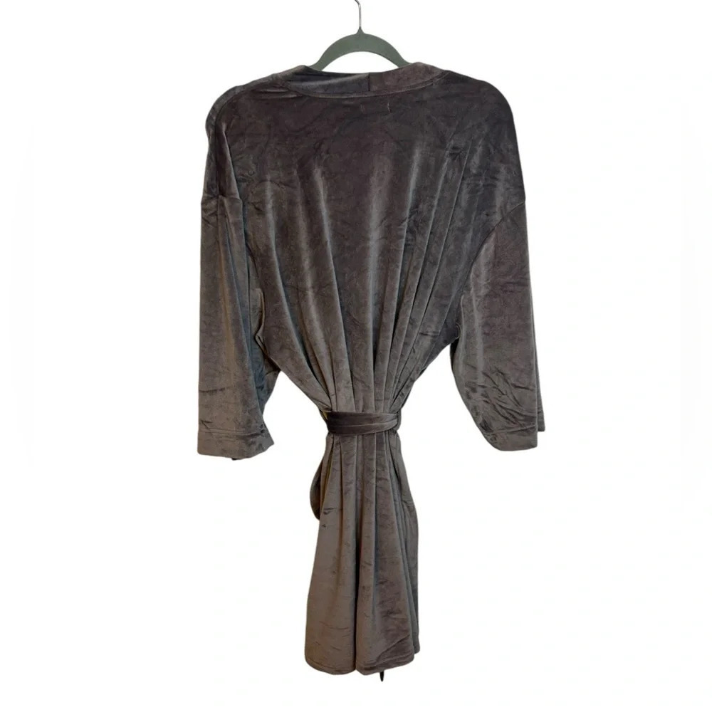 NWT Splendid Taupe Fuzzy Robe - Picture 2 of 4